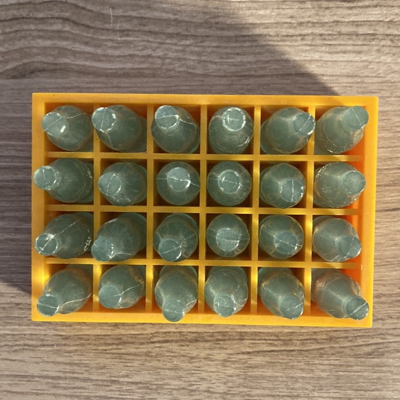 Miniature Coca Cola box with tiny bottles collector - Picture 10 of 17